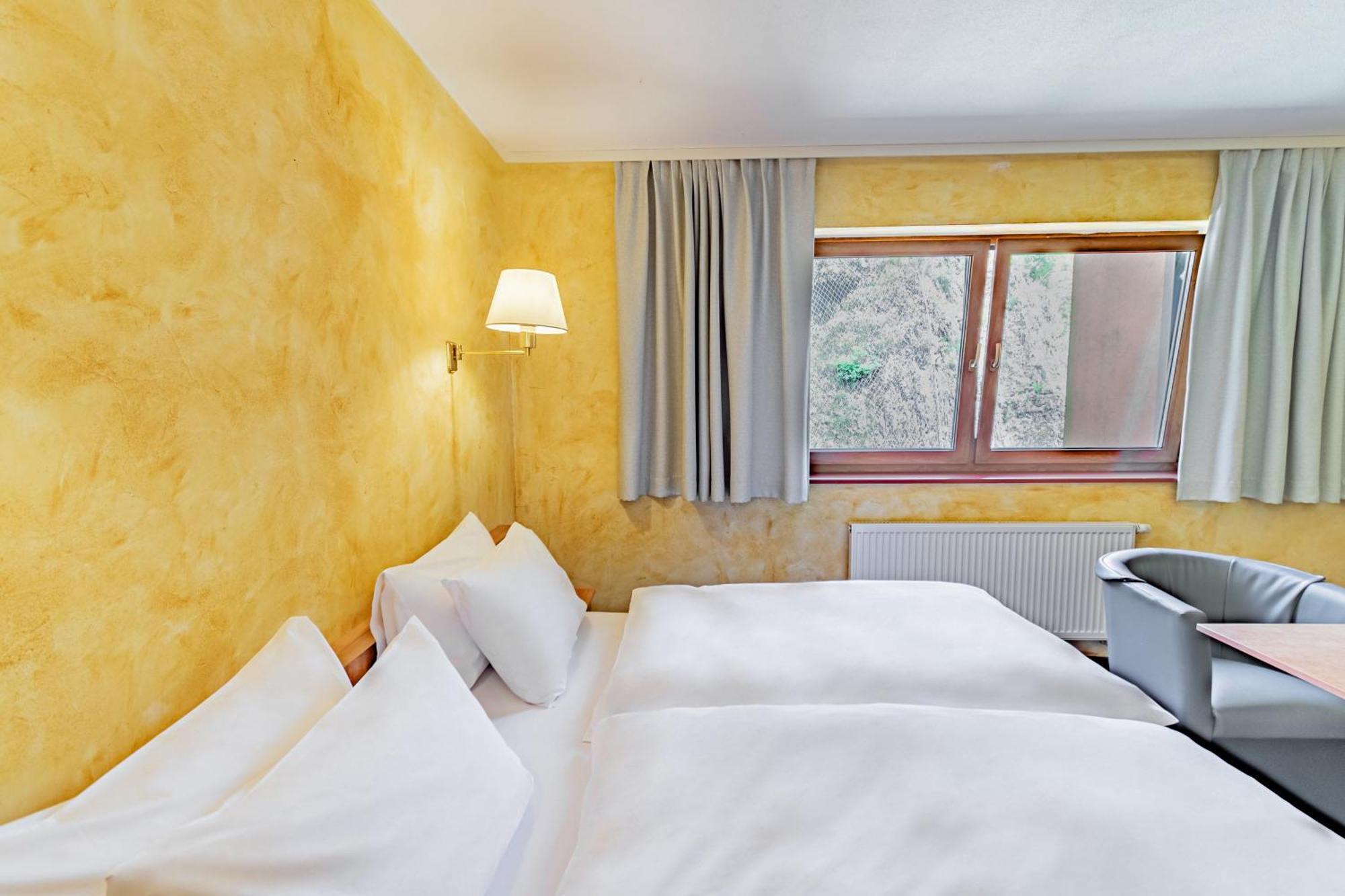 Отель Aux Tanneries De Wiltz Экстерьер фото